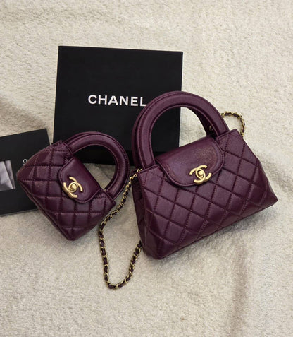 Chanel

 20Cm 
230 dhs🌺

 12Cm
170 dhs🌺

     WITH BOX
🎁🎁🎁

Zain131
♥️♥️♥️