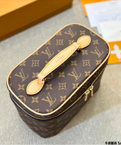 LV
big  100 dhs🇦🇪🇦🇪
size 24×13×17cm

medium 95 dhs🇦🇪🇦🇪
size 18×10×13cm

small  90 dhs🇦🇪🇦🇪
size 15×8×11cm

with box

Zain42
♥️♥️♥️