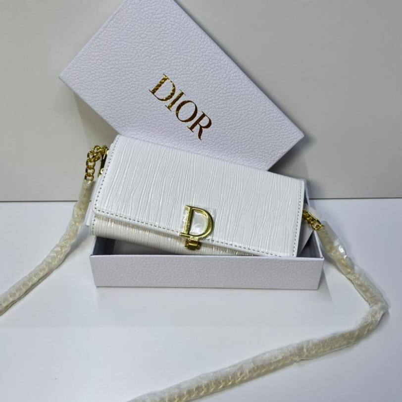 Dior
105 dhs🇦🇪🇦🇪 
with box high quality

Zain21
♥️♥️♥️