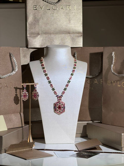 *BVlGARI*
New Collection 😍

Quality: Super Master 
Non -Tarnish color
* Necklace 
* ⁠Earrings
* ⁠For Price 👇 WTSP Text Zain 0568585901
* ⁠
* ⁠Zain268
♥️♥️♥️