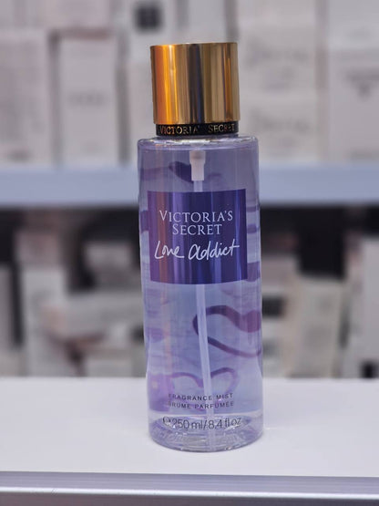 Victoria Secret Mist
20 dhs✅

Zain285
♥️♥️♥️