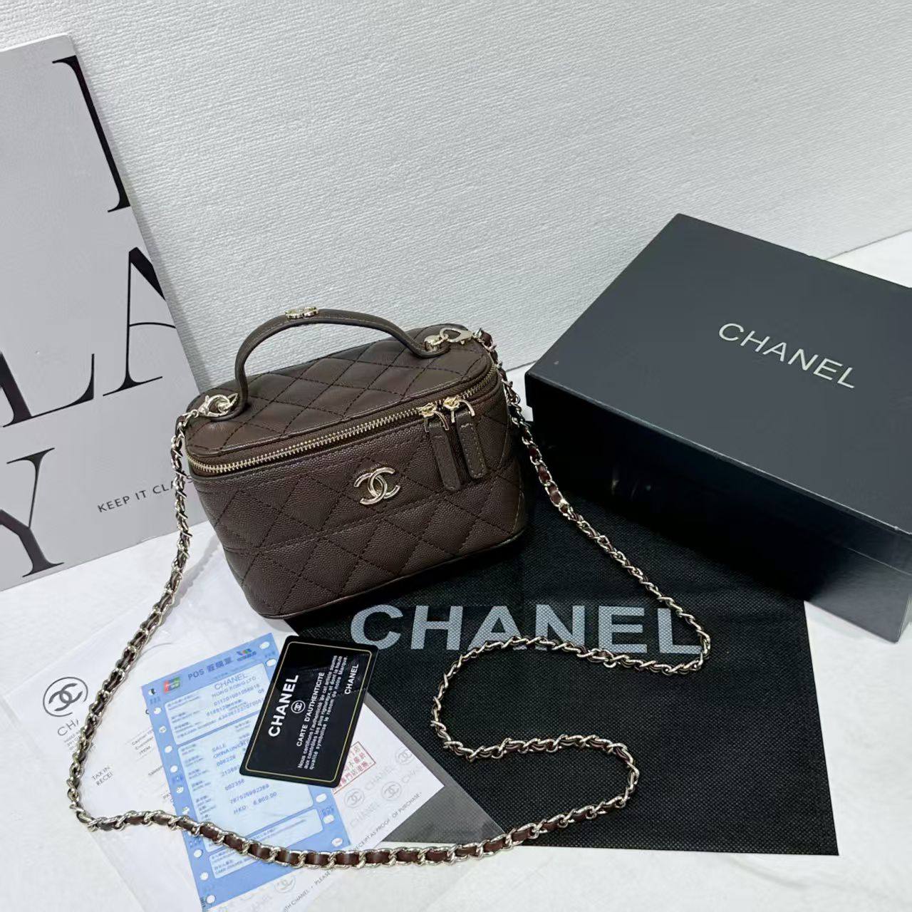 Chanel

withbox 
🎁🎁🎁

100 dhs❣️

Zain143
♥️♥️♥️