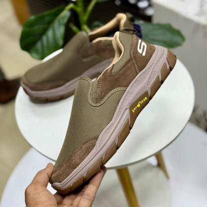 S - Goodyear
New come 
Size 40 to 45

Zain27
♥️♥️♥️