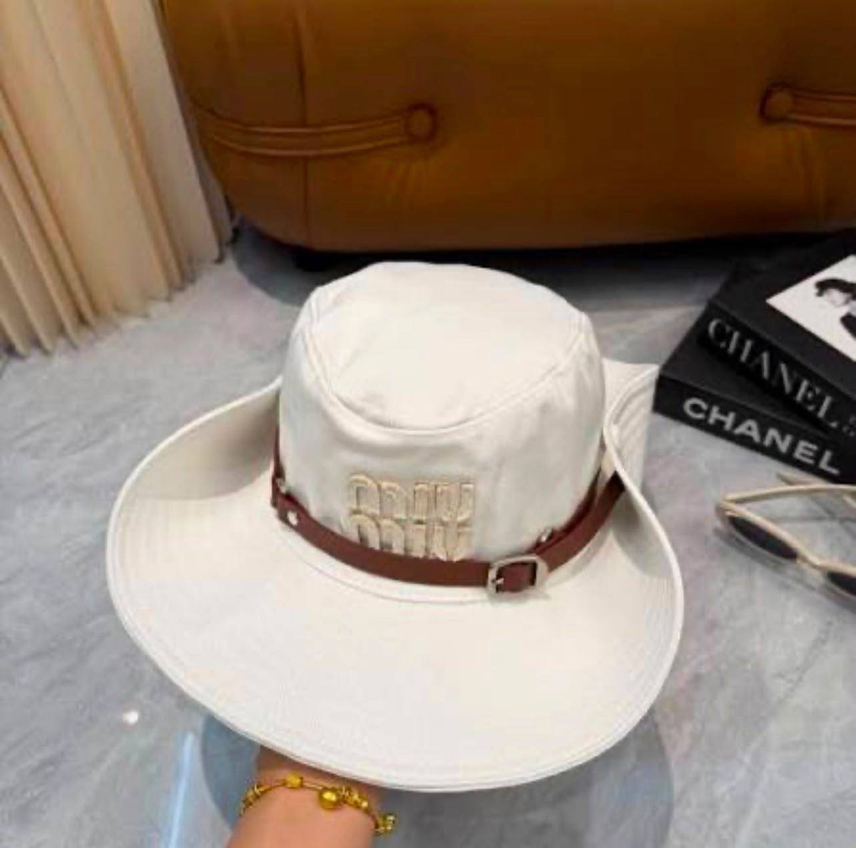 MIU MIU

 NEW HATS

230 dhs🇦🇪🇦🇪

Zain328
♥️♥️♥️
