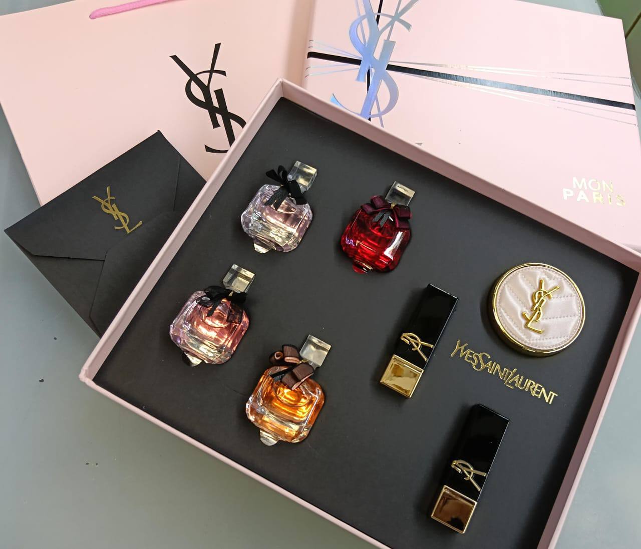 YSL Box
95 dhs🪙🌨️

Zain01
♥️♥️♥️