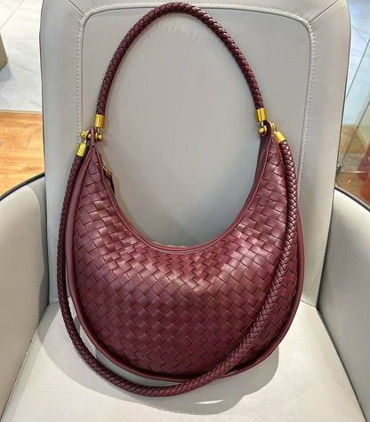 BOTTEGA 
COPY ONE NEW CAME 
170 dhs🇦🇪🇦🇪

Zain295
♥️♥️♥️