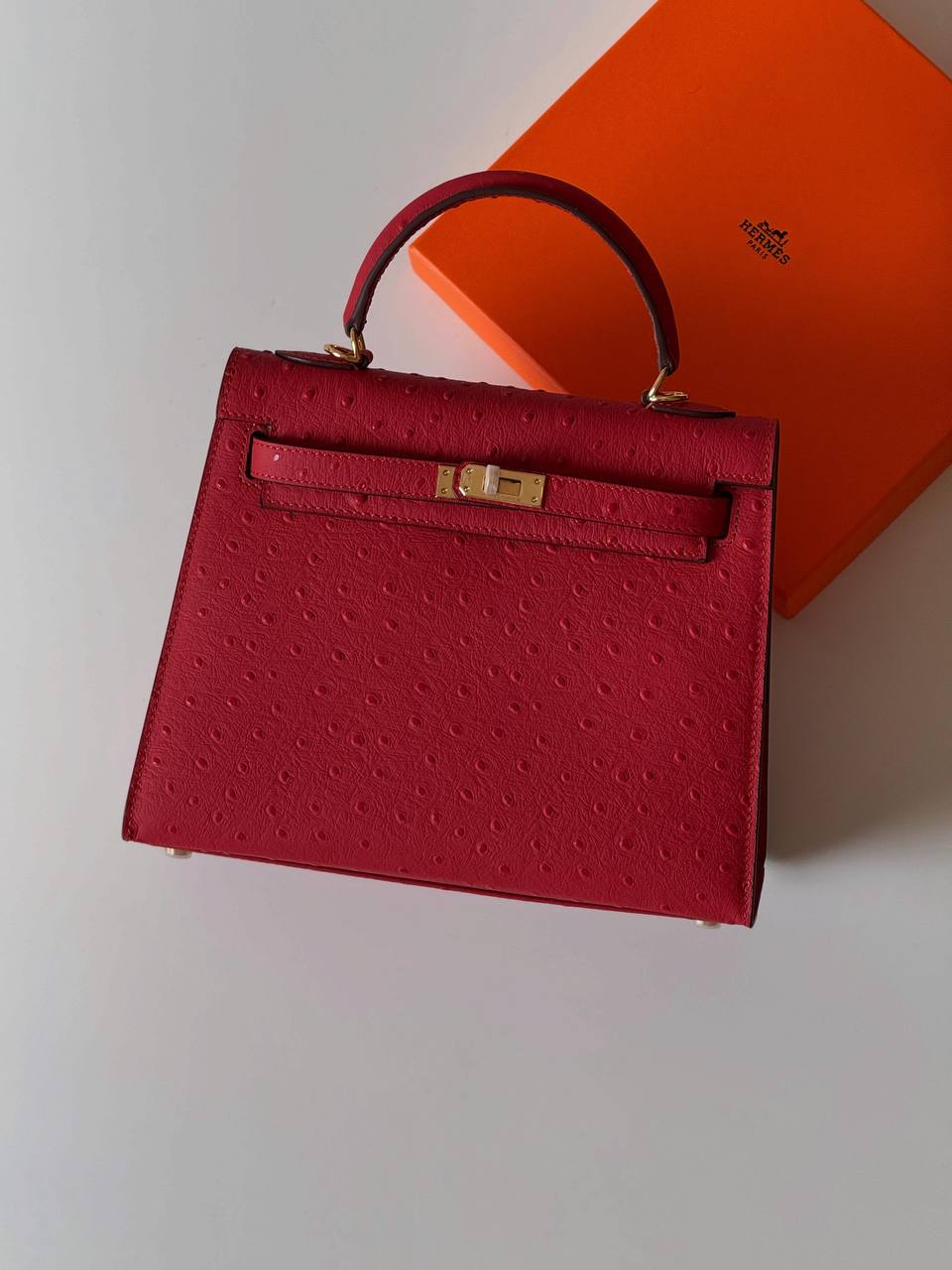 Hermes kelly ostrich 25cm💕master quality😍with box❤️
500 dhs🪙💕

Zain52
♥️♥️♥️