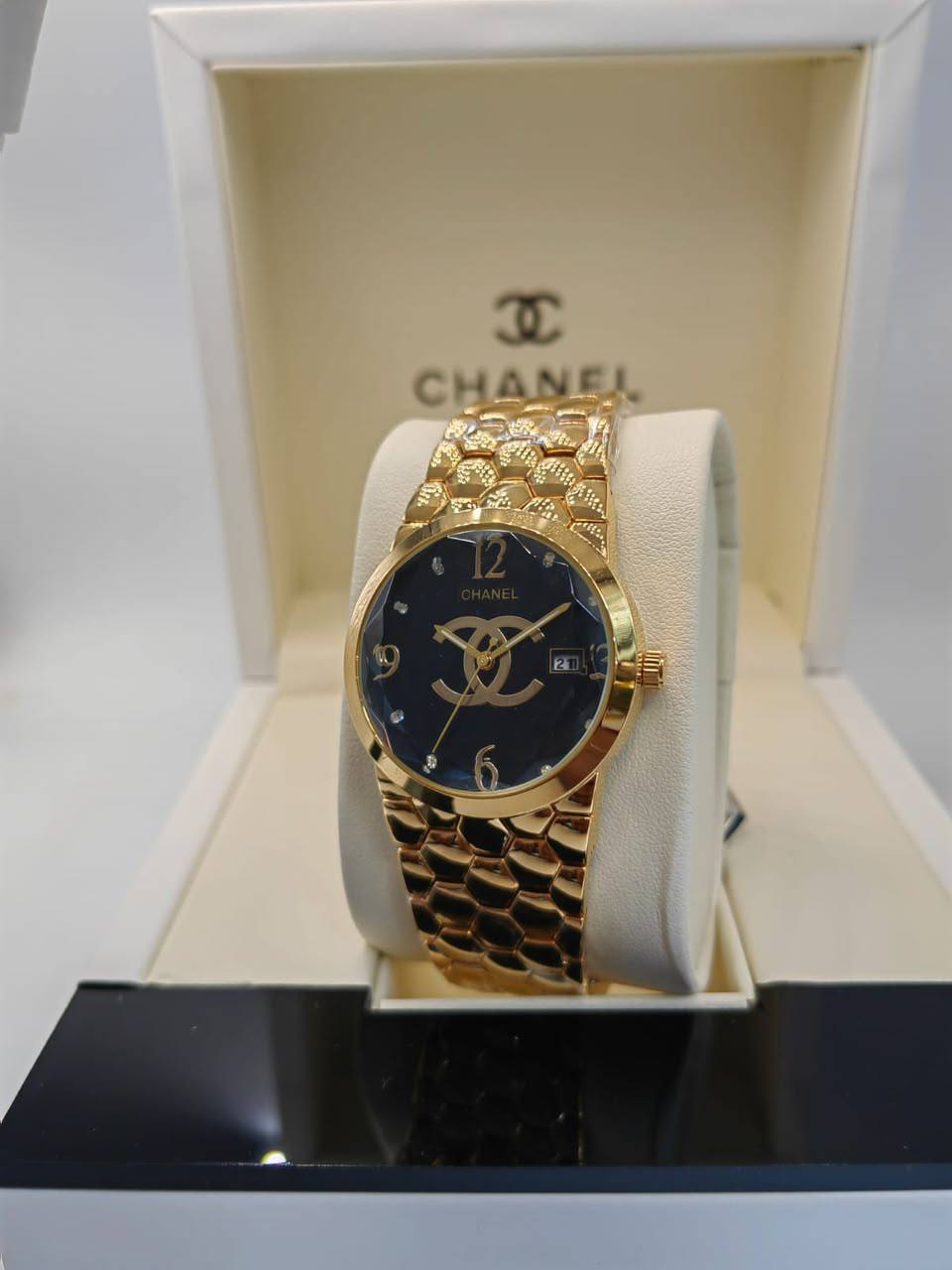 Chanel ladies
55 dhs🇦🇪🇦🇪

Zain08
♥️♥️♥️