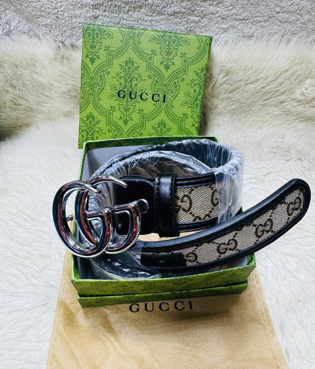 Belt for Man
Wide：4.0 cm
Long：115/120/125 cm
With box 
30 dhs🇦🇪🇦🇪

Zain136
♥️♥️♥️