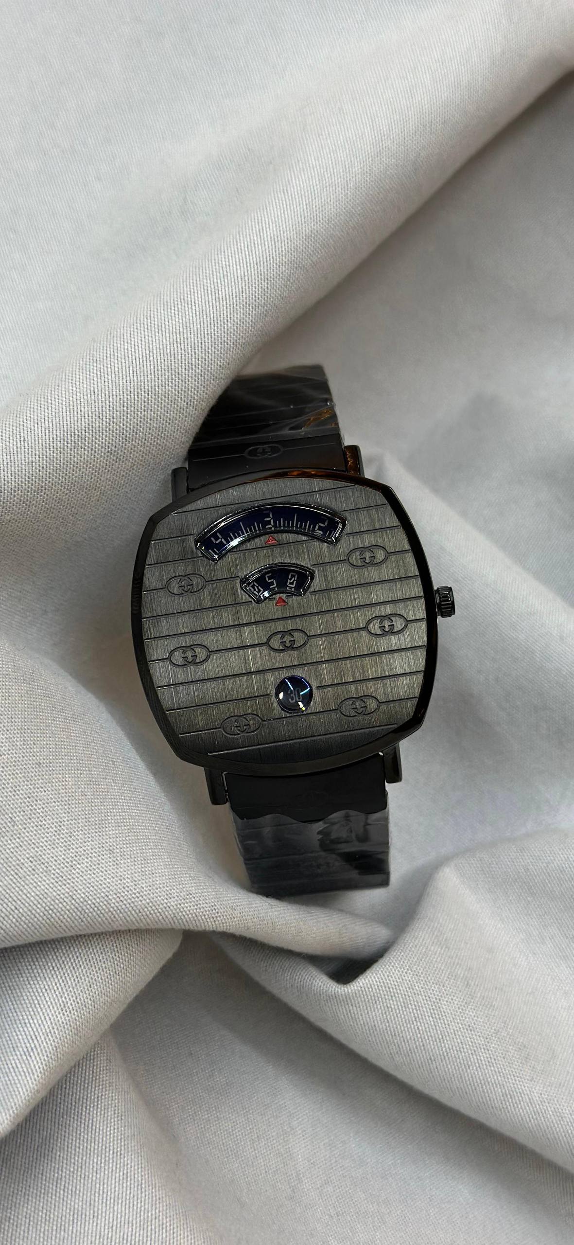 Gucci watch for men 
good quality 
260 dhs🗽

Zain59
♥️♥️♥️