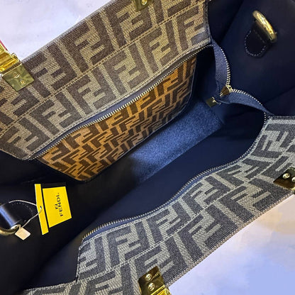 FENDI 
COPY ONE 
180 dhs✅

Zain39
♥️♥️♥️
