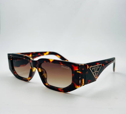 Prada💥*
Sunglasses 🕶️ 
good quality 💯
With master box 🗃️ 
50 dhs💓

Zain273
♥️♥️♥️