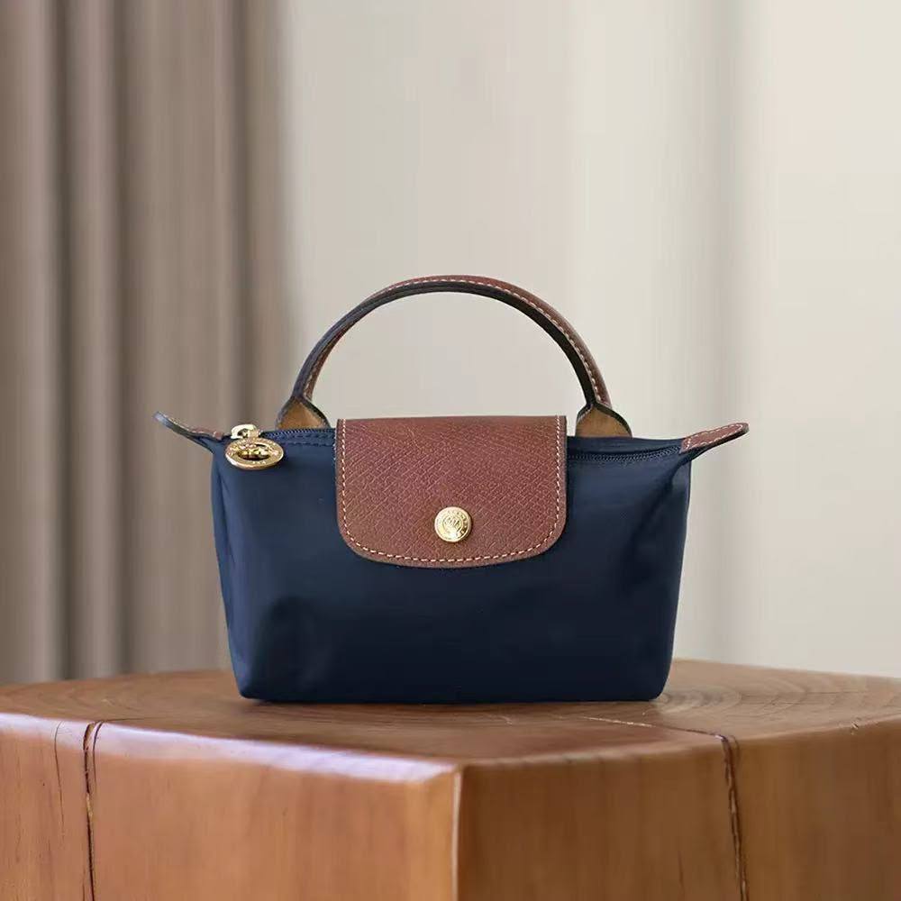 Long Champ
50 dhs✅
Mini size

Zain219
♥️♥️♥️