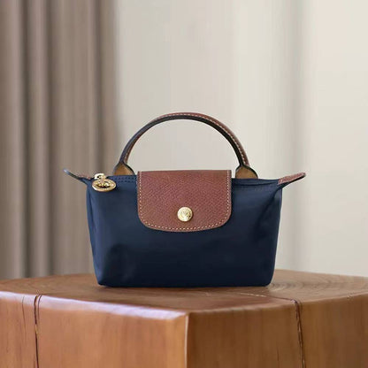 Long Champ
50 dhs✅
Mini size

Zain219
♥️♥️♥️
