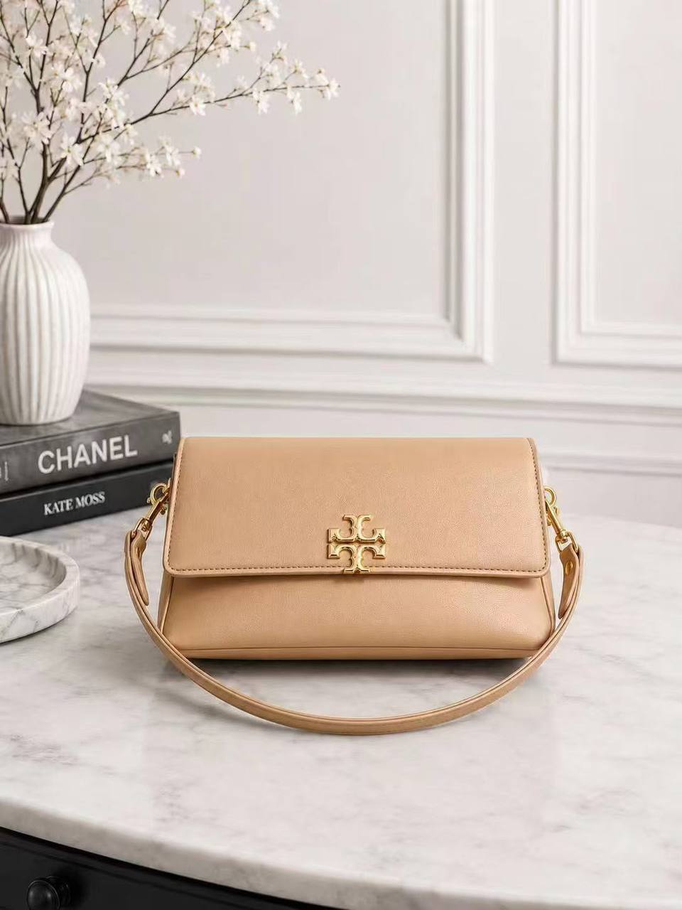 Tory Burch
withbox 
95 dhs🇦🇪🇦🇪

Zain143
♥️♥️♥️