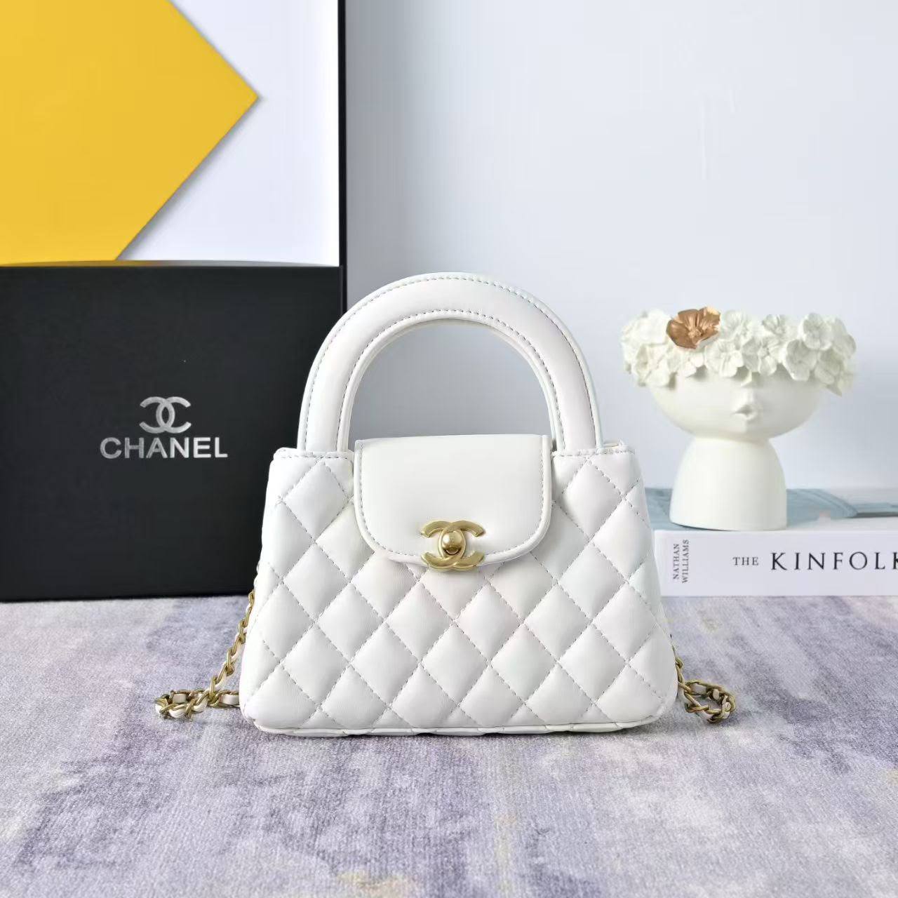Chanel
100 dhs🇦🇪🇦🇪

Zain143
♥️♥️♥️