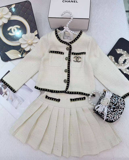 Chanel
3-13y 
190 dhs🗽

Zain151
♥️♥️♥️