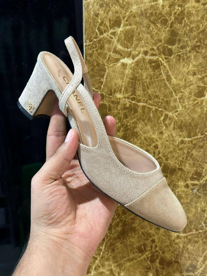 Chanel 

size 36 to 41

110 dhs🪙💕

Zain146
♥️♥️♥️