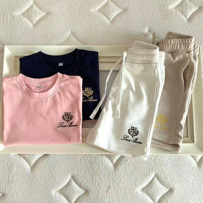 Loro Piana
 Super master quality 😍
Size:. 2/12years old 
240 dhs👑

Zain261
♥️♥️♥️