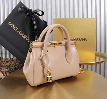 D&G
Super Master Quality
AAA+
For Price 👇 WTSP Text Zain 0568585901
0507557372
0544061607

Zain274
♥️♥️♥️