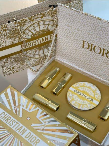 Dior Set
65 dhs💓

Zain105
♥️♥️♥️
