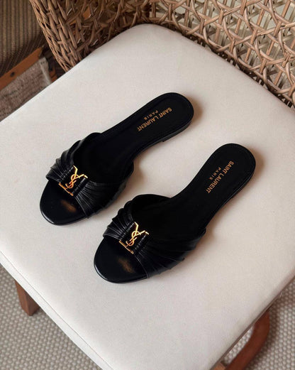 YSL 
✨ New Collection
👠 36–41
💎 Premium Quality
🔥 Super Master
450 dhs✅

Zain198
♥️♥️♥️