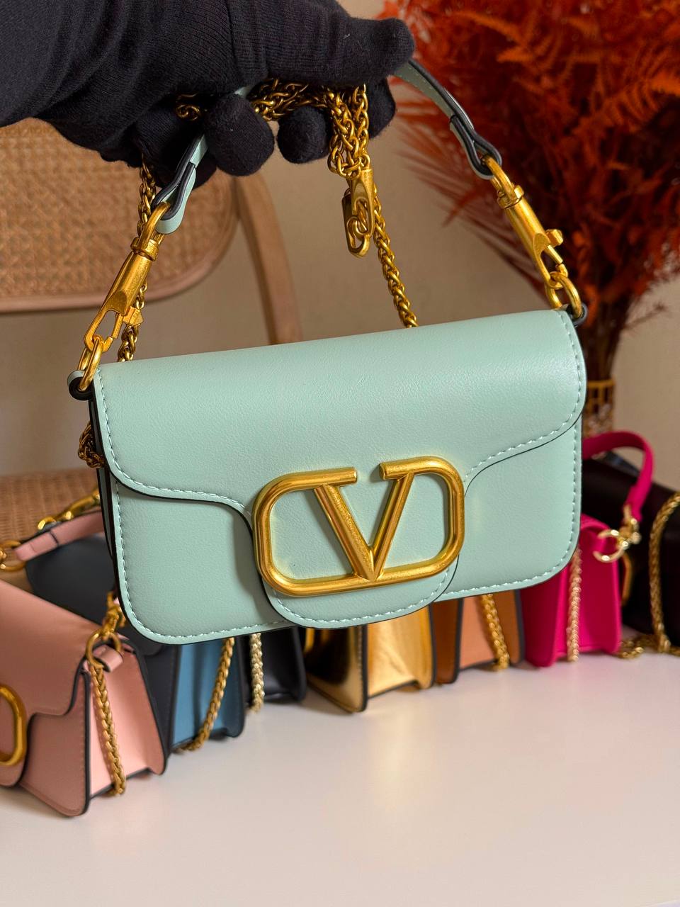 VALENTINO
20cm
310 dhs🇦🇪🇦🇪
Top quality 
With box🎁

Zain167
♥️♥️♥️