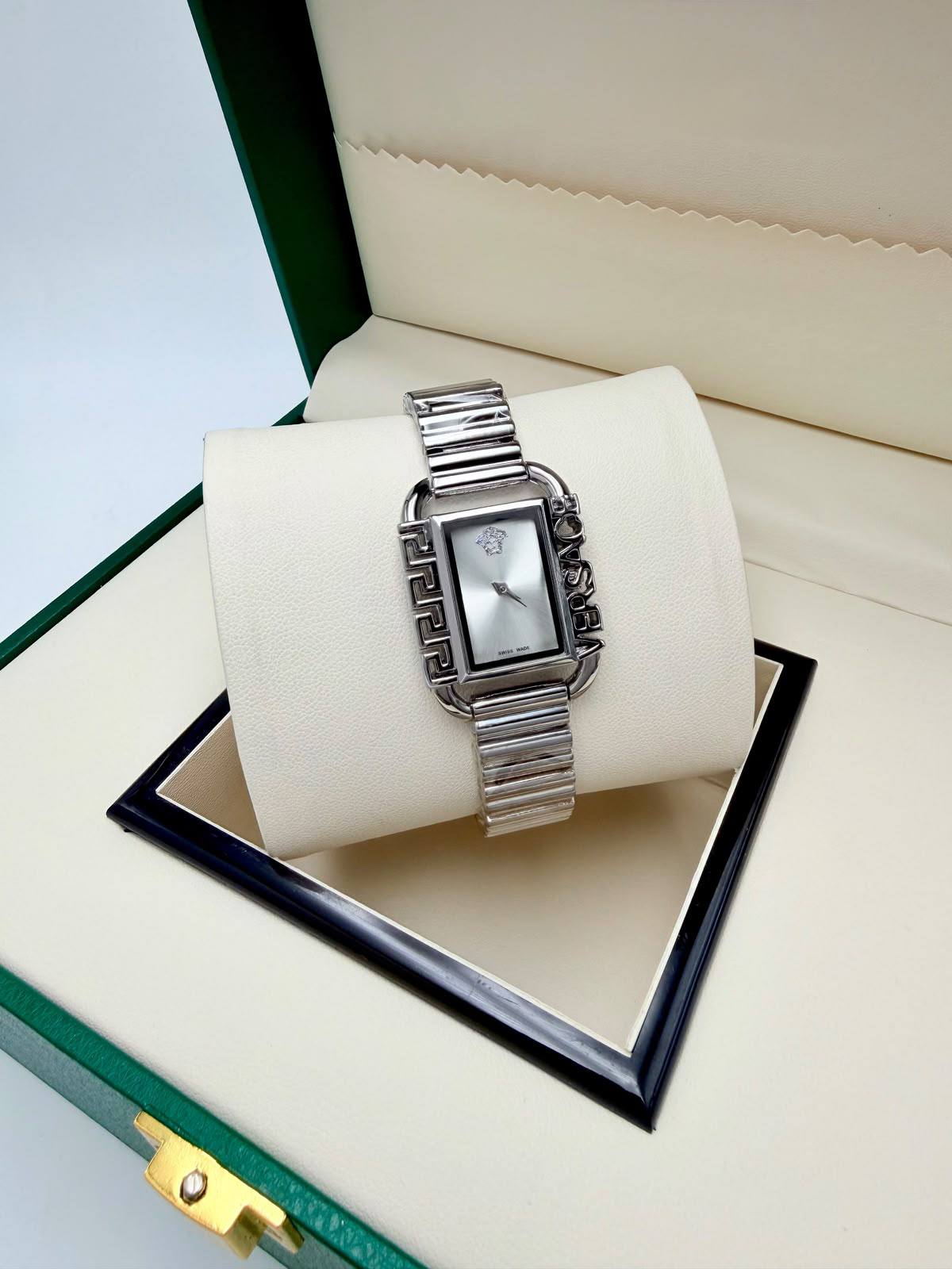 Cartier 
Bvlgari
Swarovski
Versace
 Gucci

55 dhs

Zain45
♥️♥️♥️