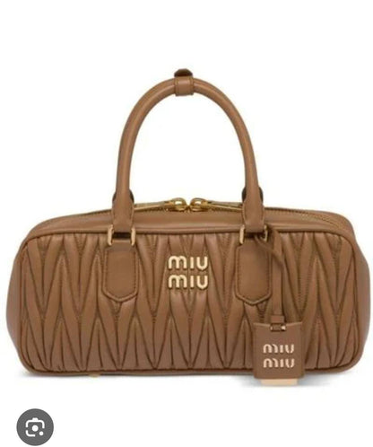 Miu Miu
good quality 
100 dhs❣️

Zain200
♥️♥️♥️