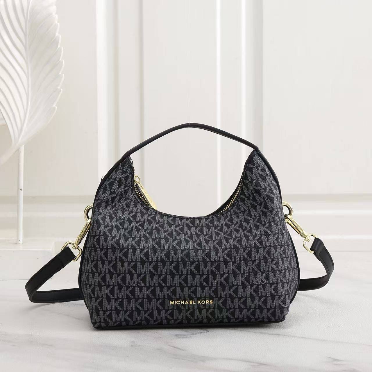 MK 
 GOOD QUALITY
90 dhs✅

Zain39
♥️♥️♥️