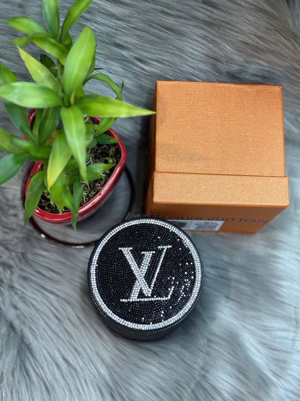 LV  GUCCI  FENDI 
                    jewelry box🔥🔥🔥
SIZE  ………   10  CM 🥰
65 dhs🪙🌨️
with BOX🌷

Zain244
♥️♥️♥️