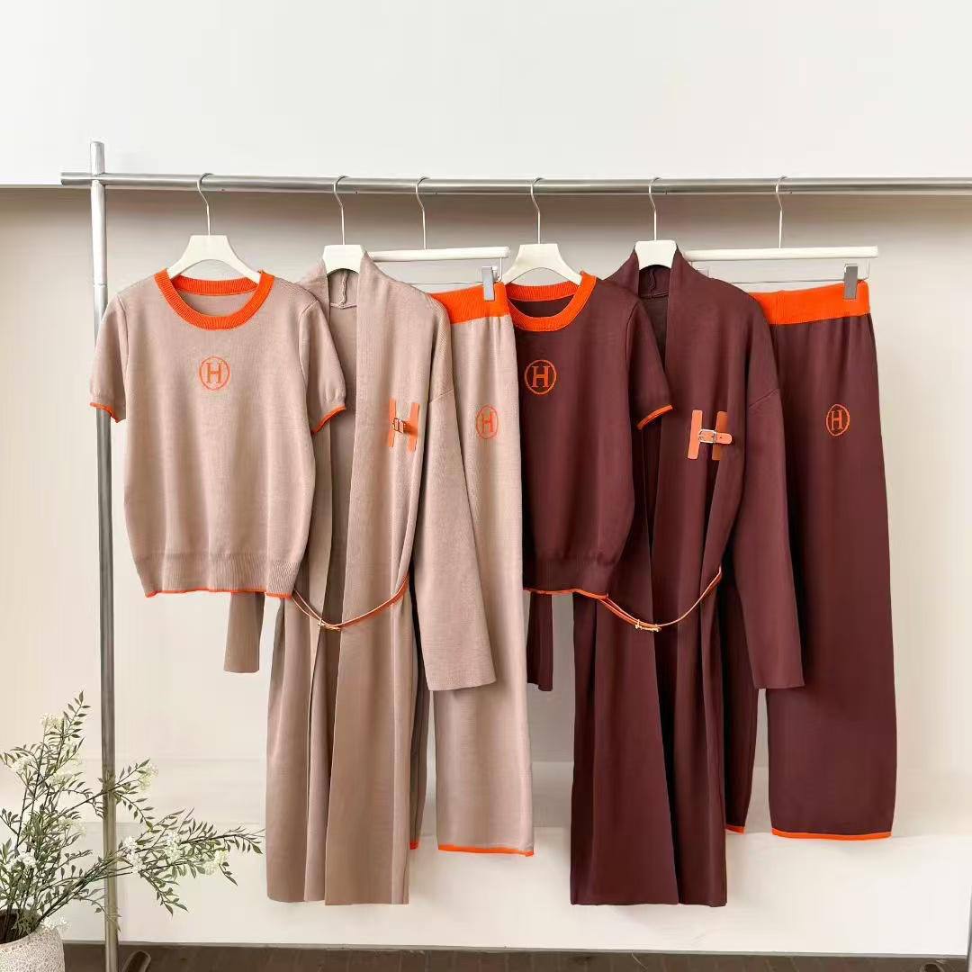 Now available 
Free size 
110 dhs🪙🌨️

Zain138
♥️♥️♥️