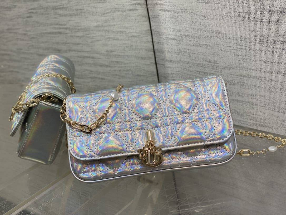 *Dior Talk Phone Pouch✅*
*Size 18 cm*
For Price 👇 WTSP Text Zain 0568585901

Zain274
♥️♥️♥️