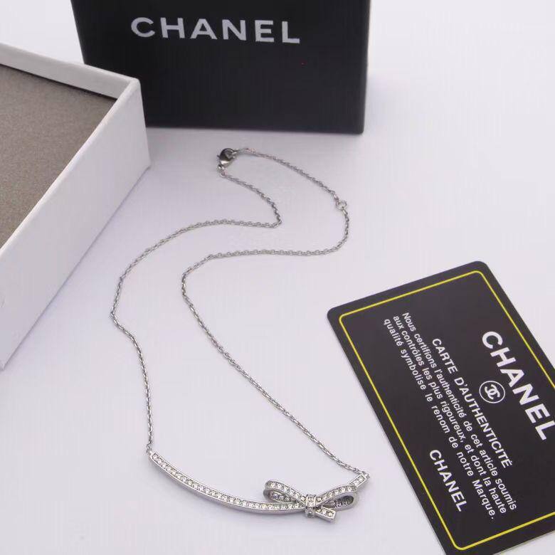 CHANEL MASTER
NECKLACE 💫✨
60 DHS✅
WITH BOX AND PAPER BAG🎁🛍️

Zain89
♥️♥️♥️
