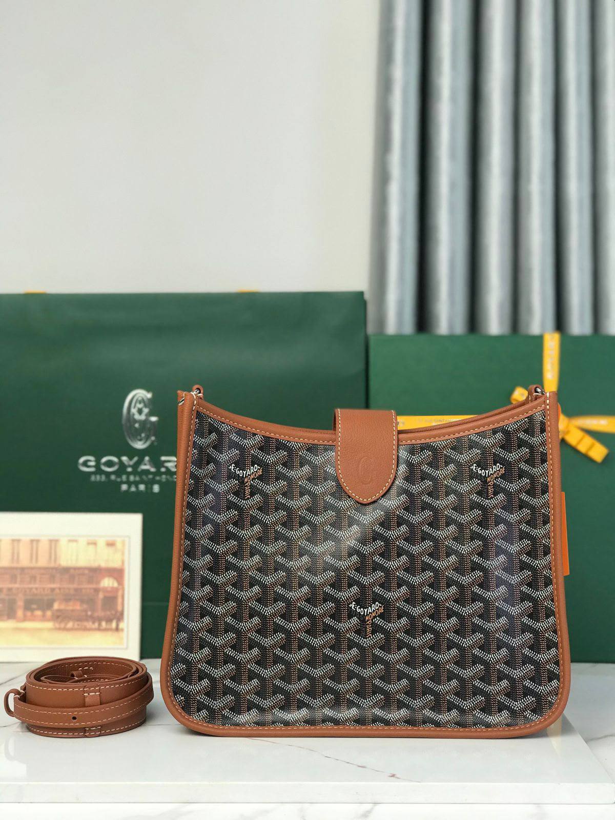 Goyard Musette 
Size 28 cm

For Price 👇 WhatsApp✅
0568585901 
0507557372
0552275751 Owner Zain 👌

Zain274
♥️♥️🇦🇪