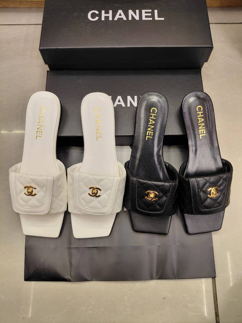 Chanel Slipper
High Quality 
Size 36 to 41
95 dhs🇦🇪🇦🇪

Zain16
♥️♥️♥️