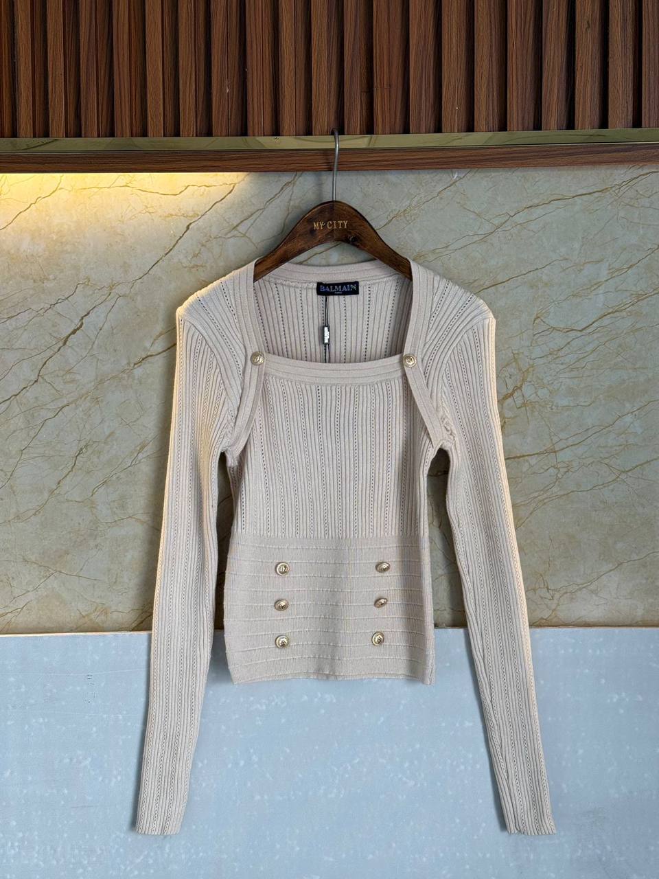 *BALMAIN*
Women’s Sweater
Master Quality 
SML 
260 dhs🪙🌨️

Zain276
♥️♥️♥️