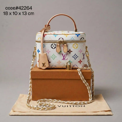LV
ᴠᴀɴɪᴛʏ ᴍᴀᴋᴇ- ᴜᴘ ʙᴀɢ
ᴡɪᴛʜ ᴄʜᴀɪɴ ʙᴇʟᴛ sᴛʀᴀᴘ
ᴡɪᴛʜ ʟᴏᴄᴋ & ᴋᴇʏ
ɢᴏʟᴅ ʜᴀʀᴅᴡᴀʀᴇ
sɪᴢᴇ : 18 cm
ᴡɪᴛʜ BOX 📦

75 dhs✅

Zain31
♥️♥️♥️