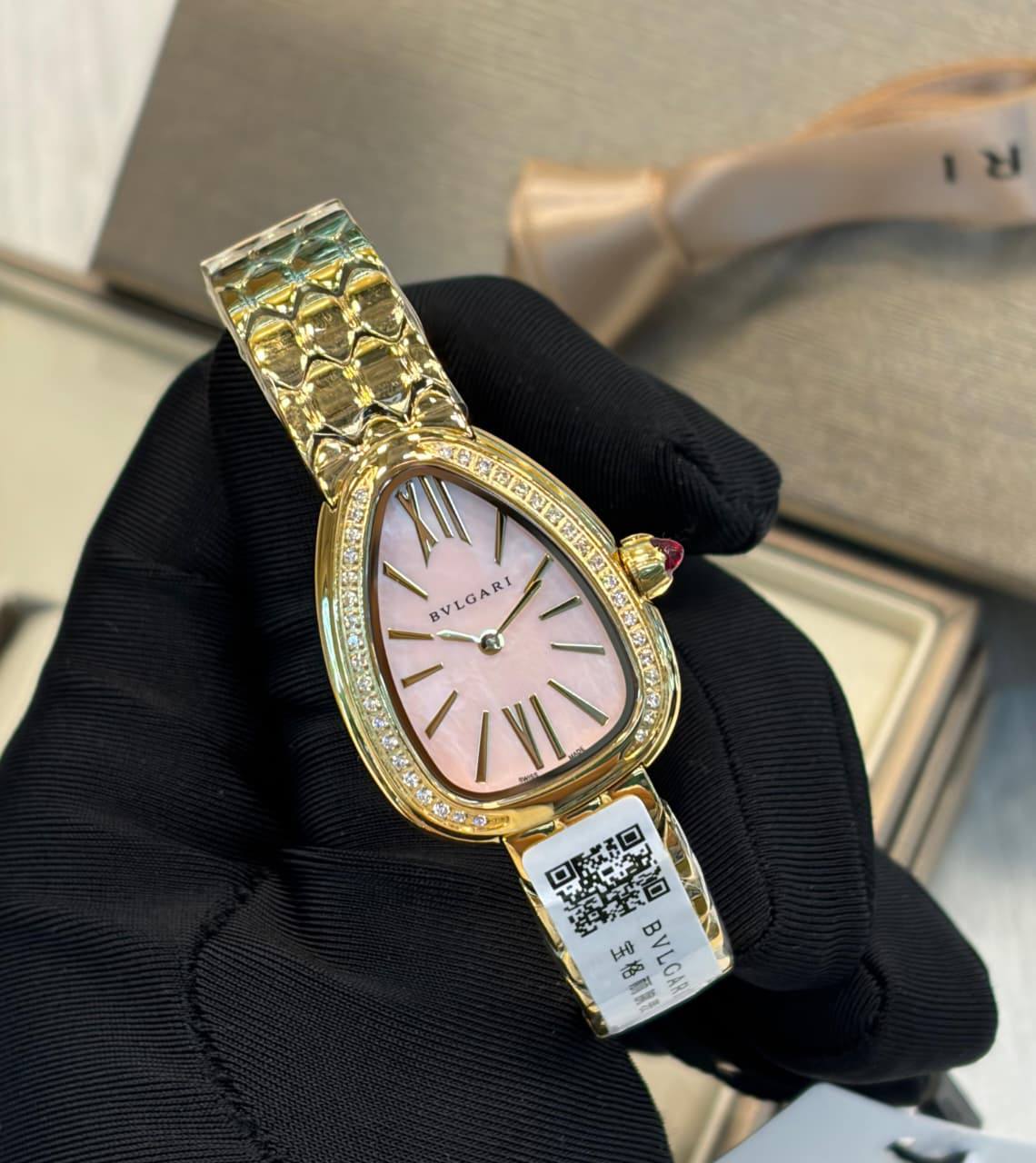 Bvlgari watch for ladies 
good quality 
270 dhs❣️

Zain59
♥️♥️♥️