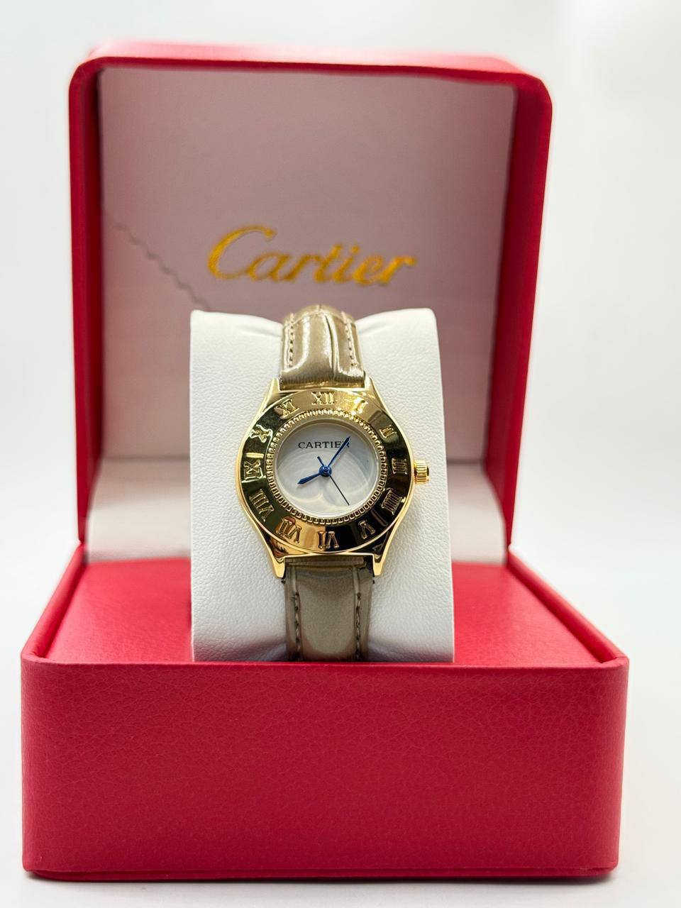 Cartier ladies 
offer price 
40 dhs🪙💚

Zain08