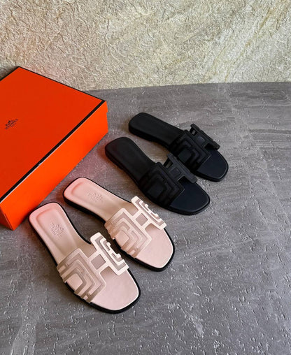 HERMES 
SuperMaster Quality 💯
450 dhs🇦🇪🇦🇪
Size: 36-41 💥

Zain171
♥️♥️♥️