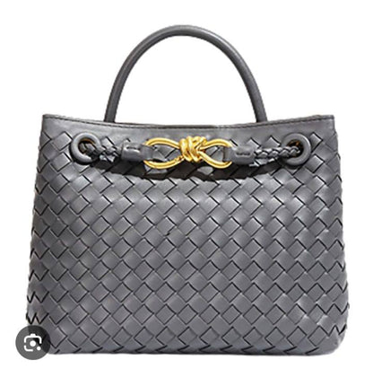 Bottega
⚡26cm
⚡without box
100 dhs💓

Zain118
♥️♥️♥️