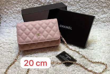 Chanel 
20cm 
with box 
80 dhs🇦🇪🇦🇪

Zain168
♥️♥️♥️