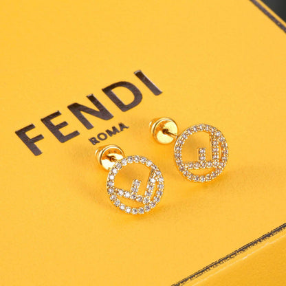 FENDI 
Necklace 🦋
Earring💥
Bracelet 🍁
Master quality 💯
With normal boxes 🗃️ 
145 dhs🇦🇪🇦🇪

With master box 📦 
175 dhs🇦🇪🇦🇪

Zain216
♥️♥️♥️