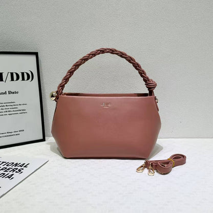 New arrived 
CELINE
110 dhs🇦🇪🇦🇪
Size 27 cm

Zain161
♥️♥️♥️