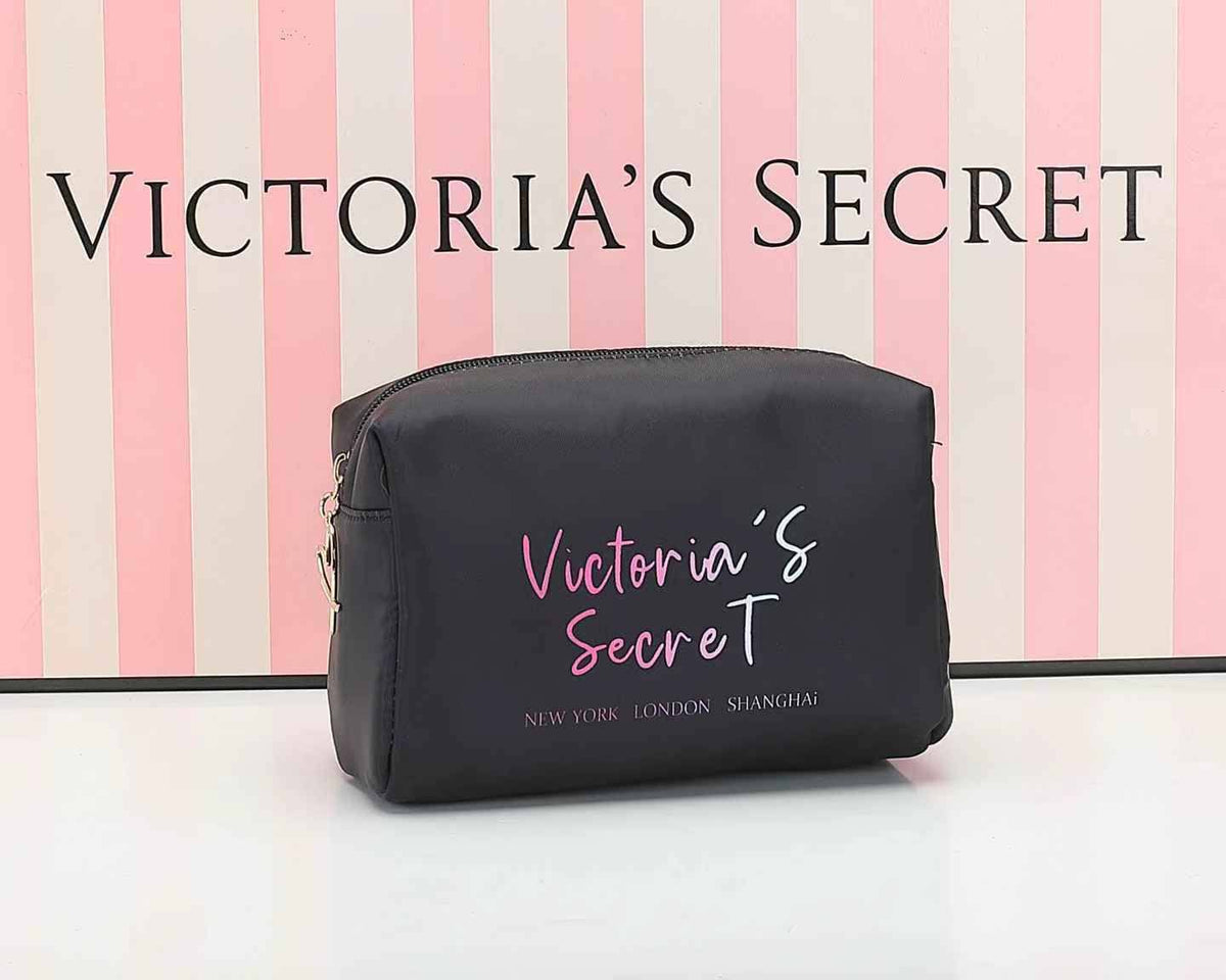Victoria's Secret 

make up 
pouch 
new came 
good quality 

30 dhs🇦🇪🇦🇪

Zain295
♥️♥️♥️