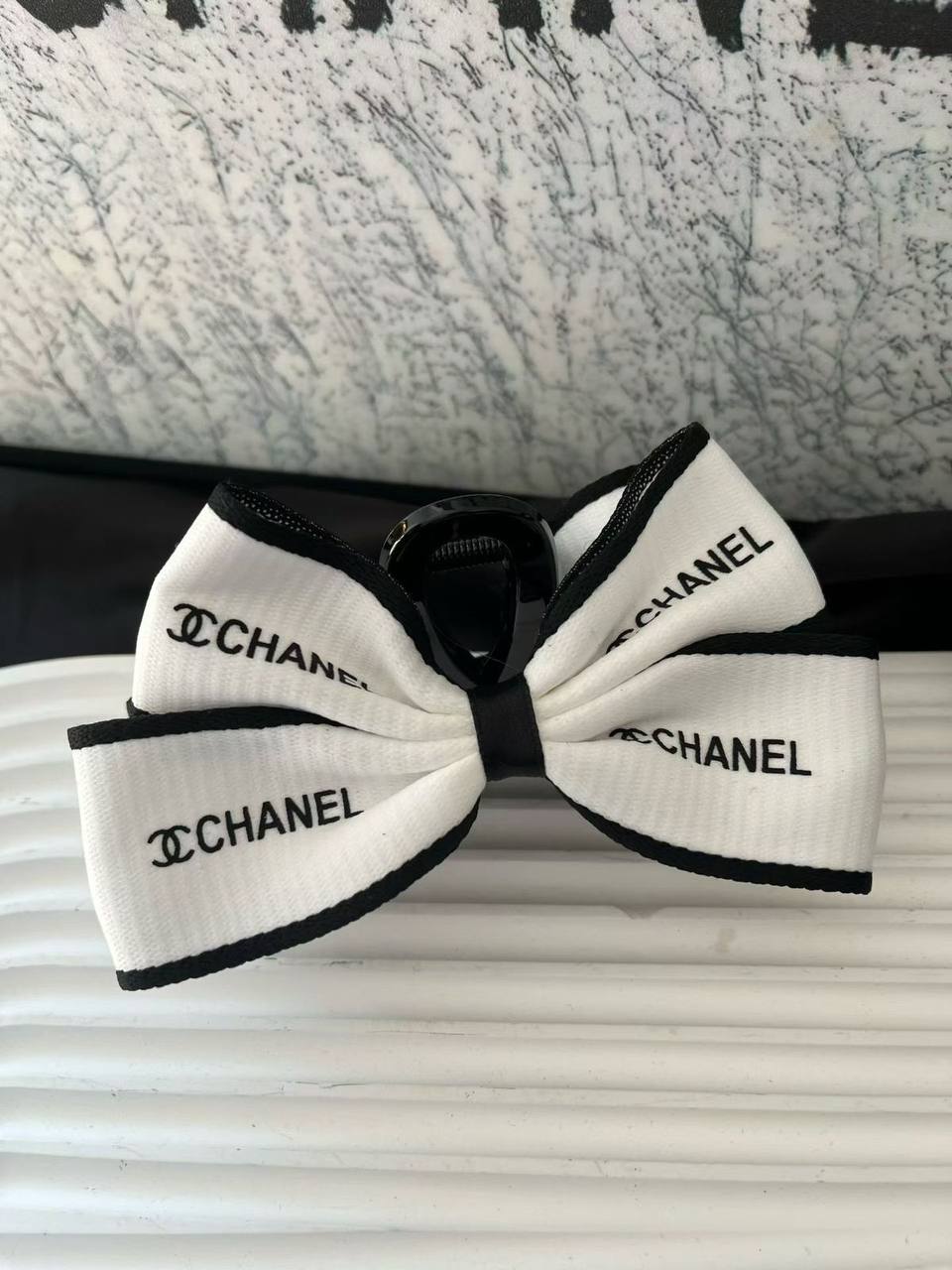 Headband ❤️‍🔥*
good quality 💯
20 dhs🪙🌨️

With boxes 🗃️ 
35 dhs🪙🌨️

Zain216
♥️♥️♥️