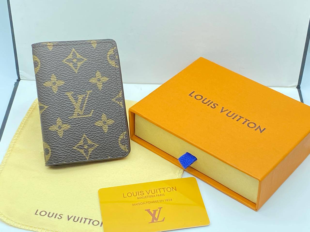 LV WalleT
60 dhs

Zain33
♥️♥️♥️