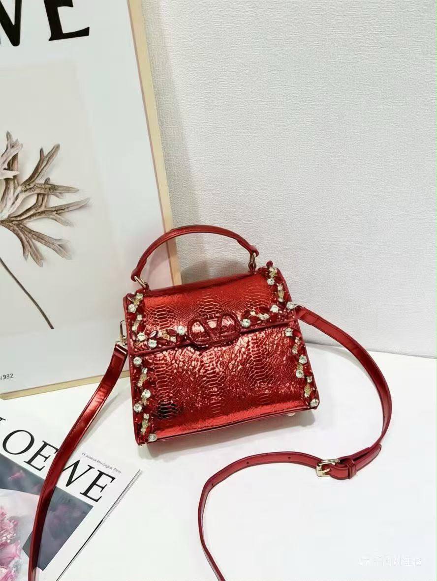 Valentino 

125 dhs🇦🇪🇦🇪

Zain35
♥️♥️♥️