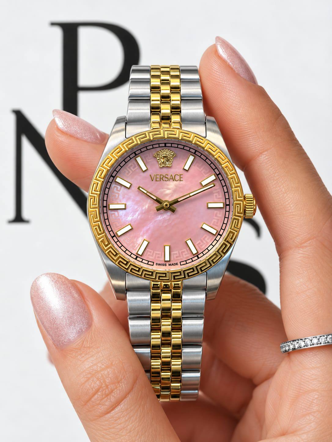 Versace 

watch for ladies 

good quality 

280 dhs🇦🇪🇦🇪

(size 36mm)'

Zain59
♥️♥️♥️